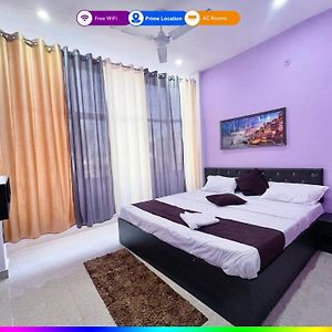 Fully Air-Conditioned - Hotel Shiv # Darshan Premium Near Kashi Vishwanath Temple - Kashi Vishwanath Temple - Free Public Parking And Wifi Facilities - Air Conditioning Room