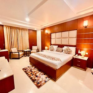 The Manali Town # Top Rated And Most Awarded Property In Manali # Parking # Restaurant
