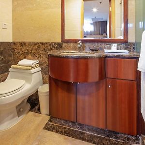 Executive One-Bedroom King Studio
